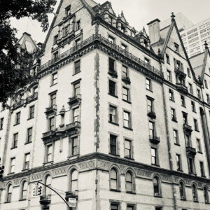black & white photo of an ornate corner building in Manhattan